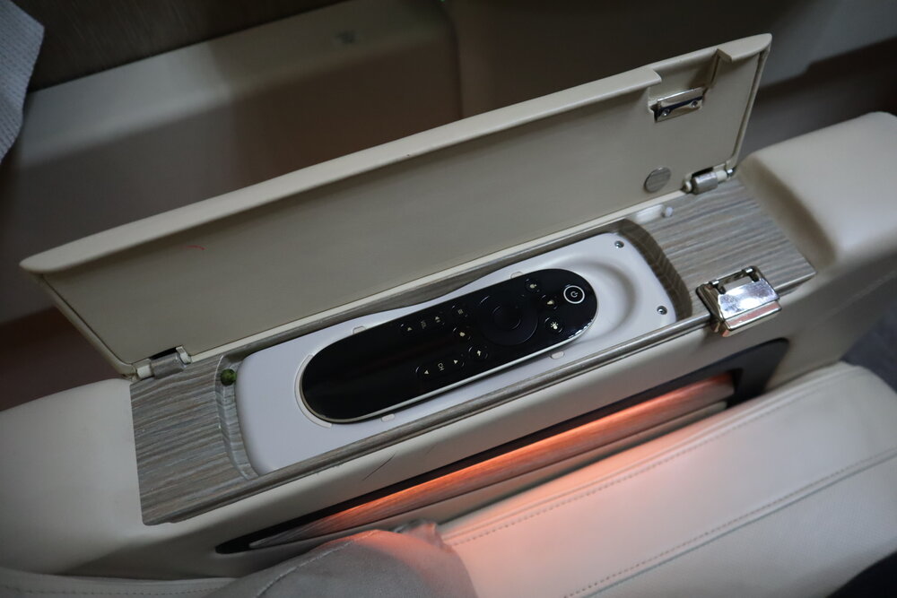 Emirates 777 New First Class – Entertainment controller