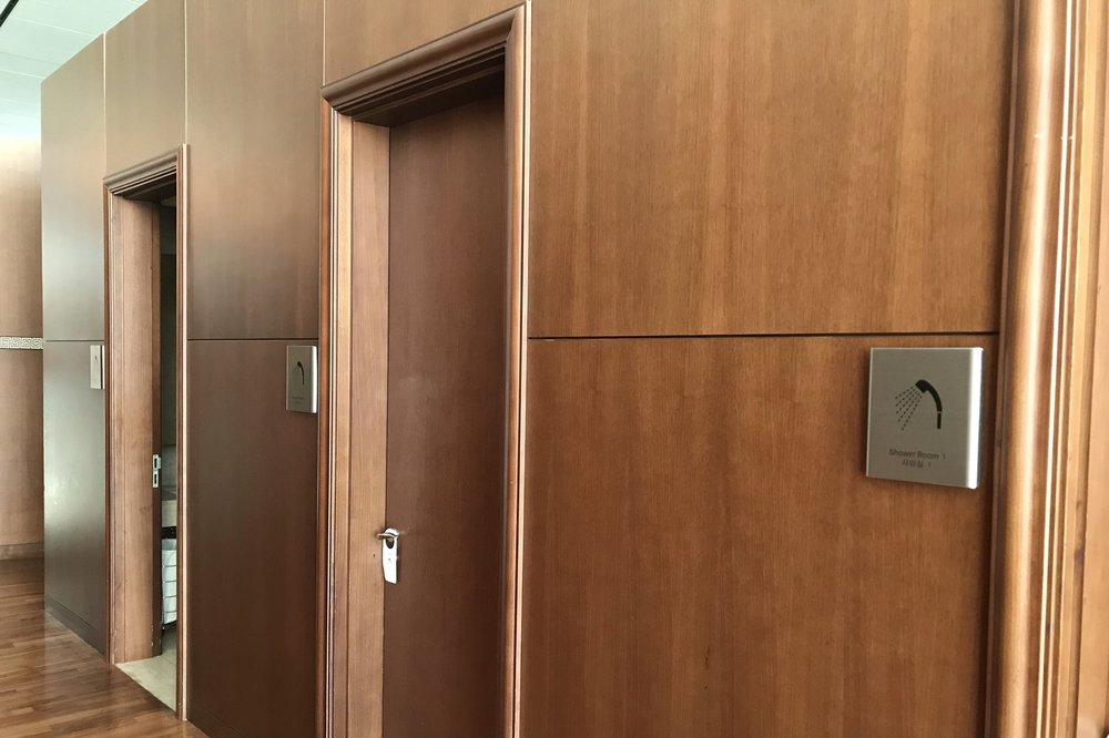 Asiana Airlines First Class Lounge – Shower rooms