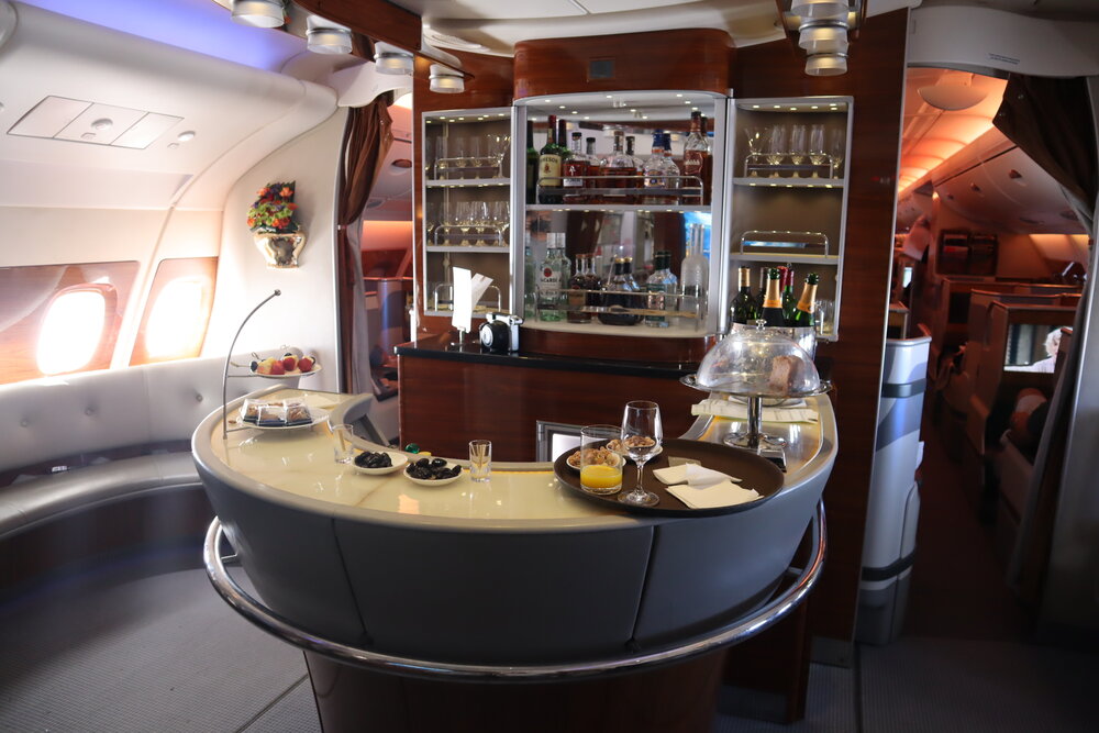 Emirates A380 First Class – Bar & lounge