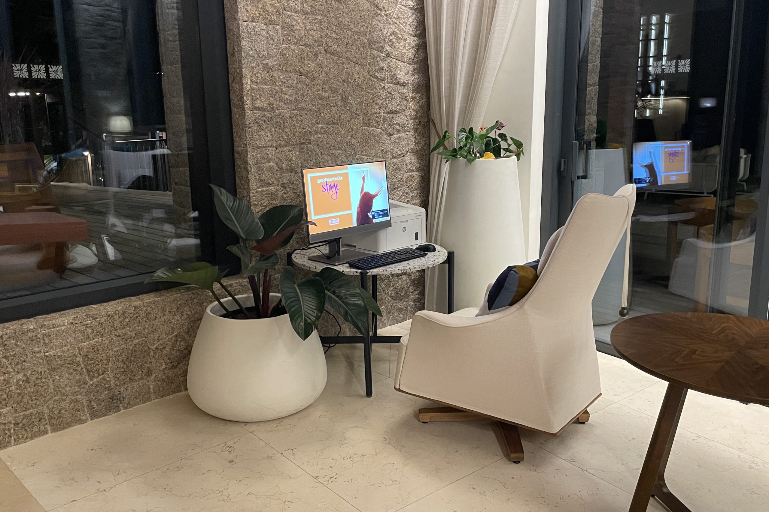 Mango House Seychelles – Main House public computer station