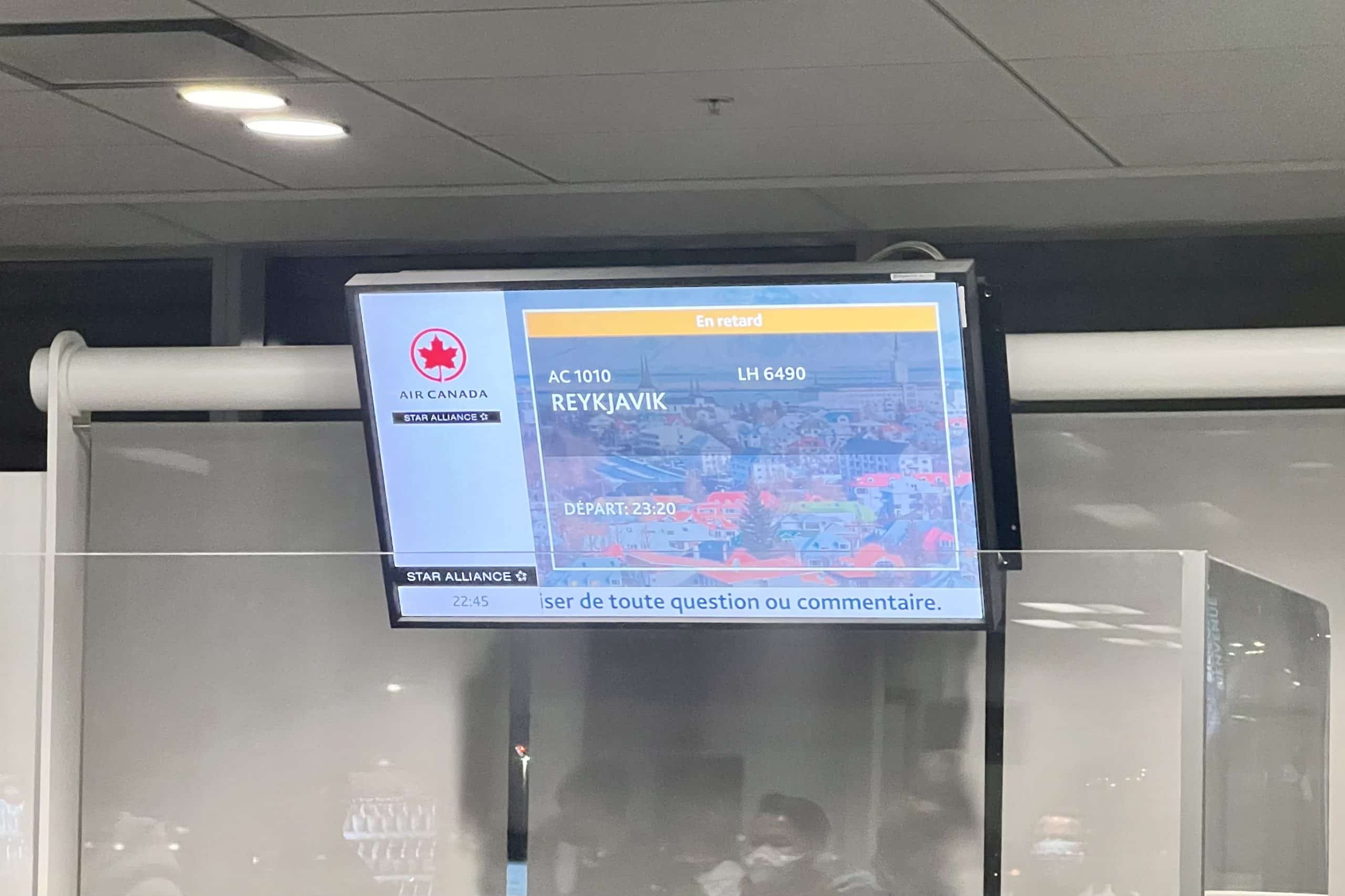 Air Canada flight departure screen
