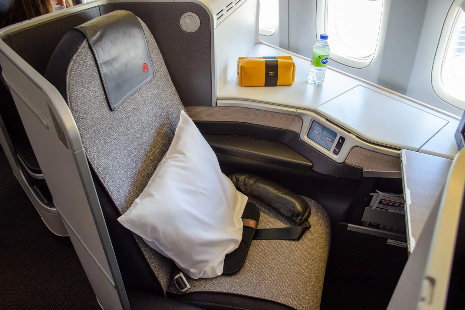 Air Canada 777 business class