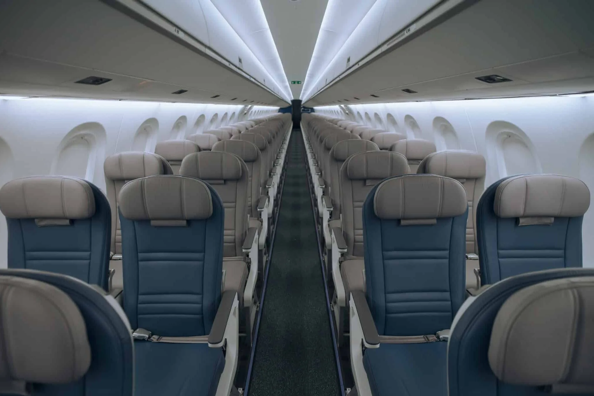Porter Airlines Embraer E195-E2 economy cabin