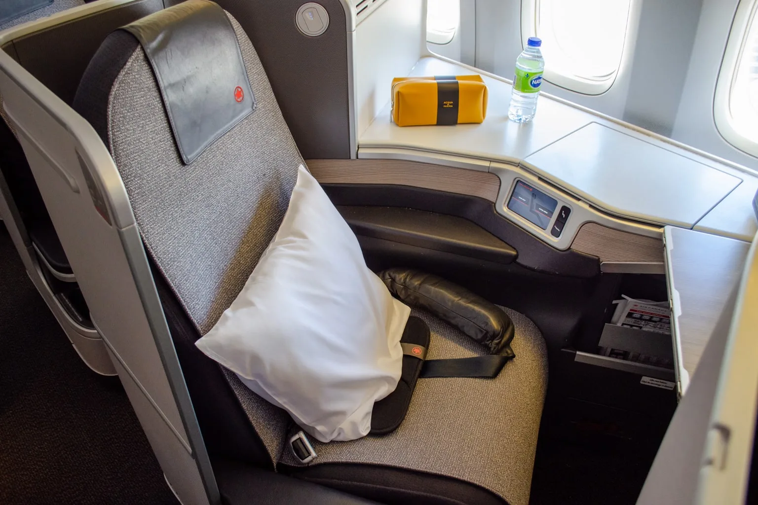 Air Canada 777 business class