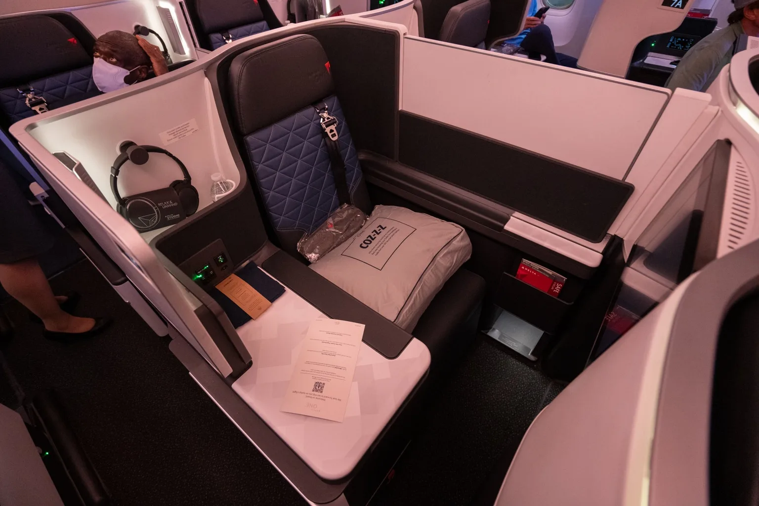 Delta One Business Class suite