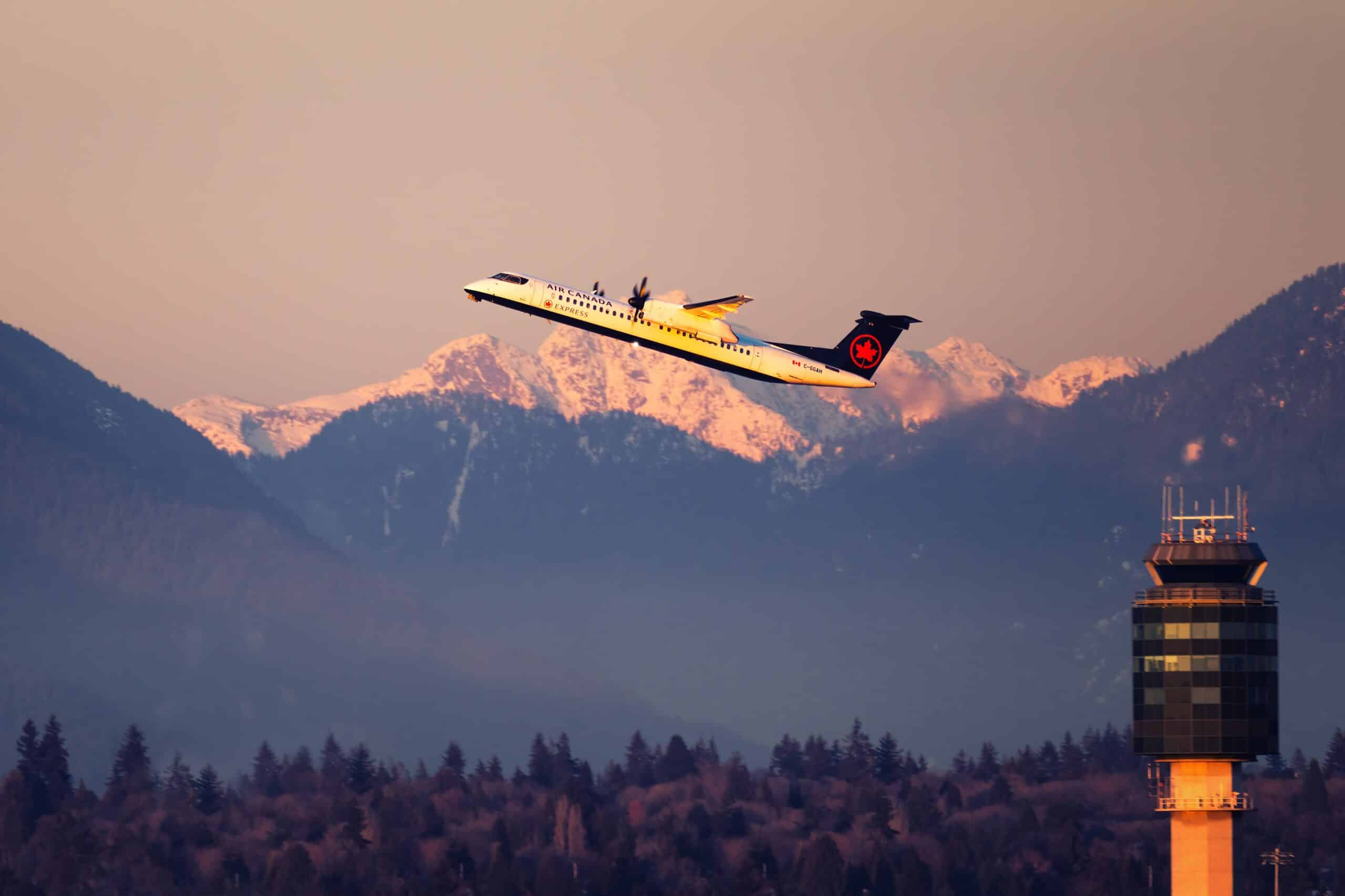 Air Canada Q400 plane