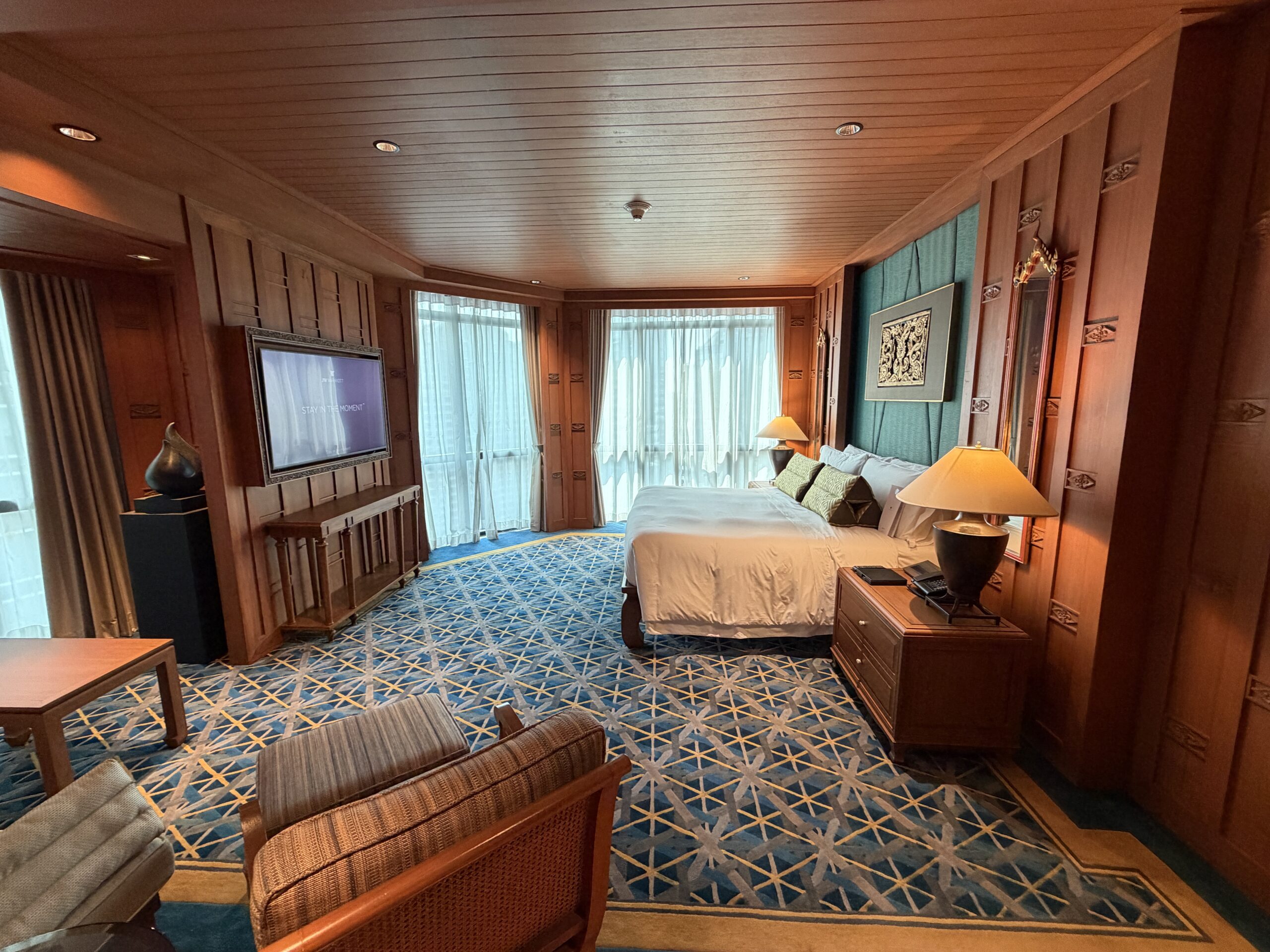 The Athenee Hotel Bangkok – Ruen Thai Suite Master Bedroom 1