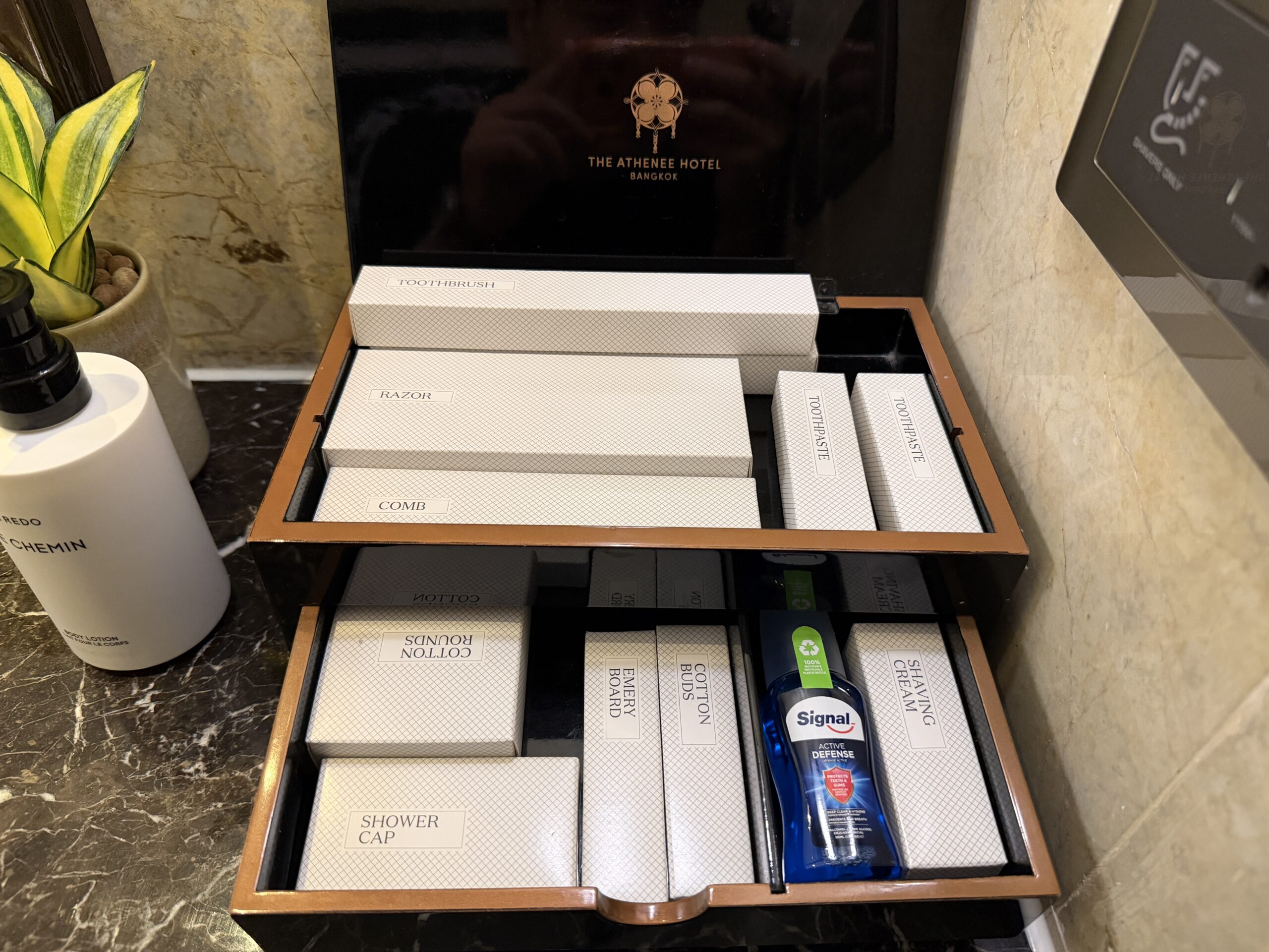 The Athenee Hotel Bangkok Royal King Bathroom Amenity Kit