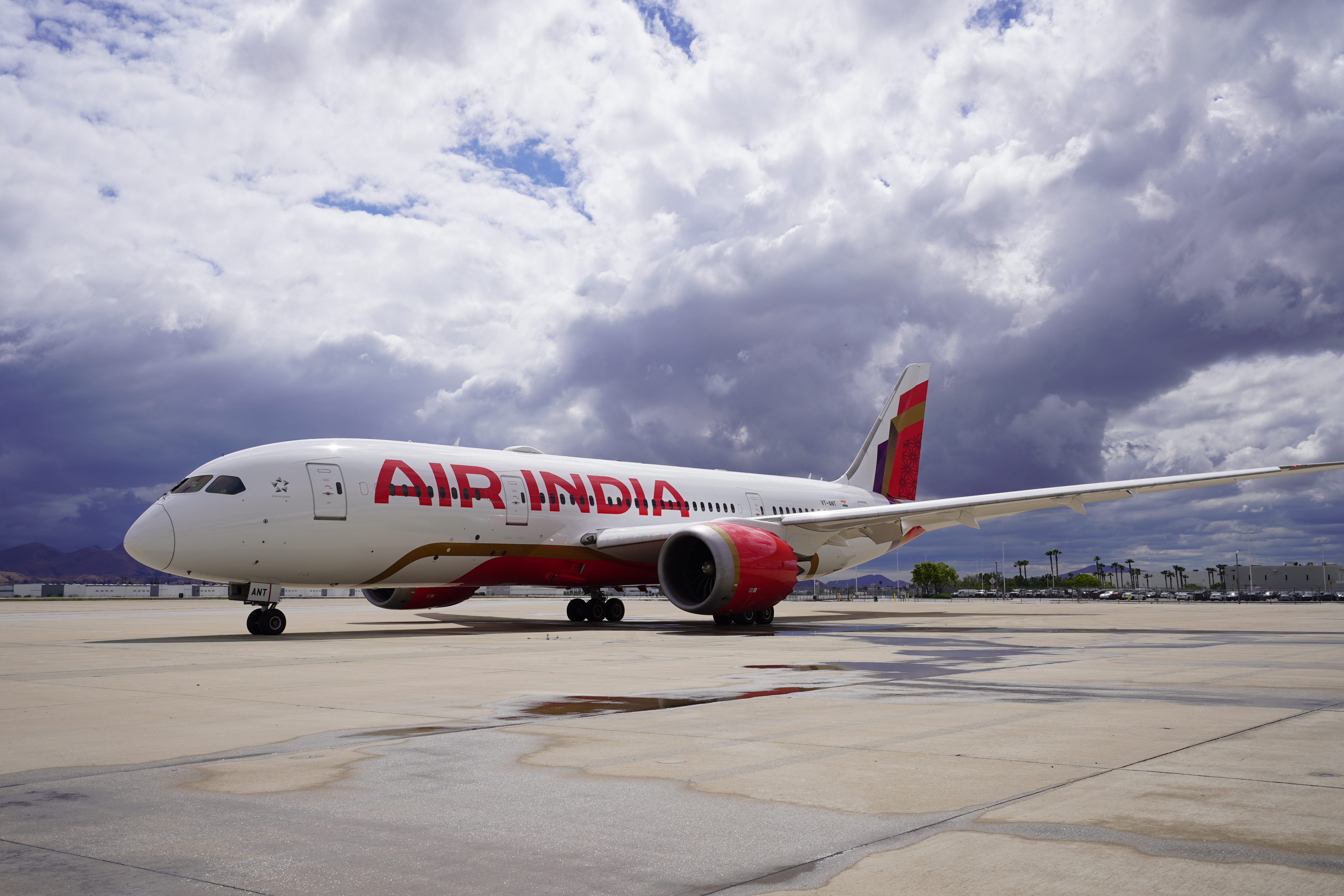 Air India retrofit 788 with new livery