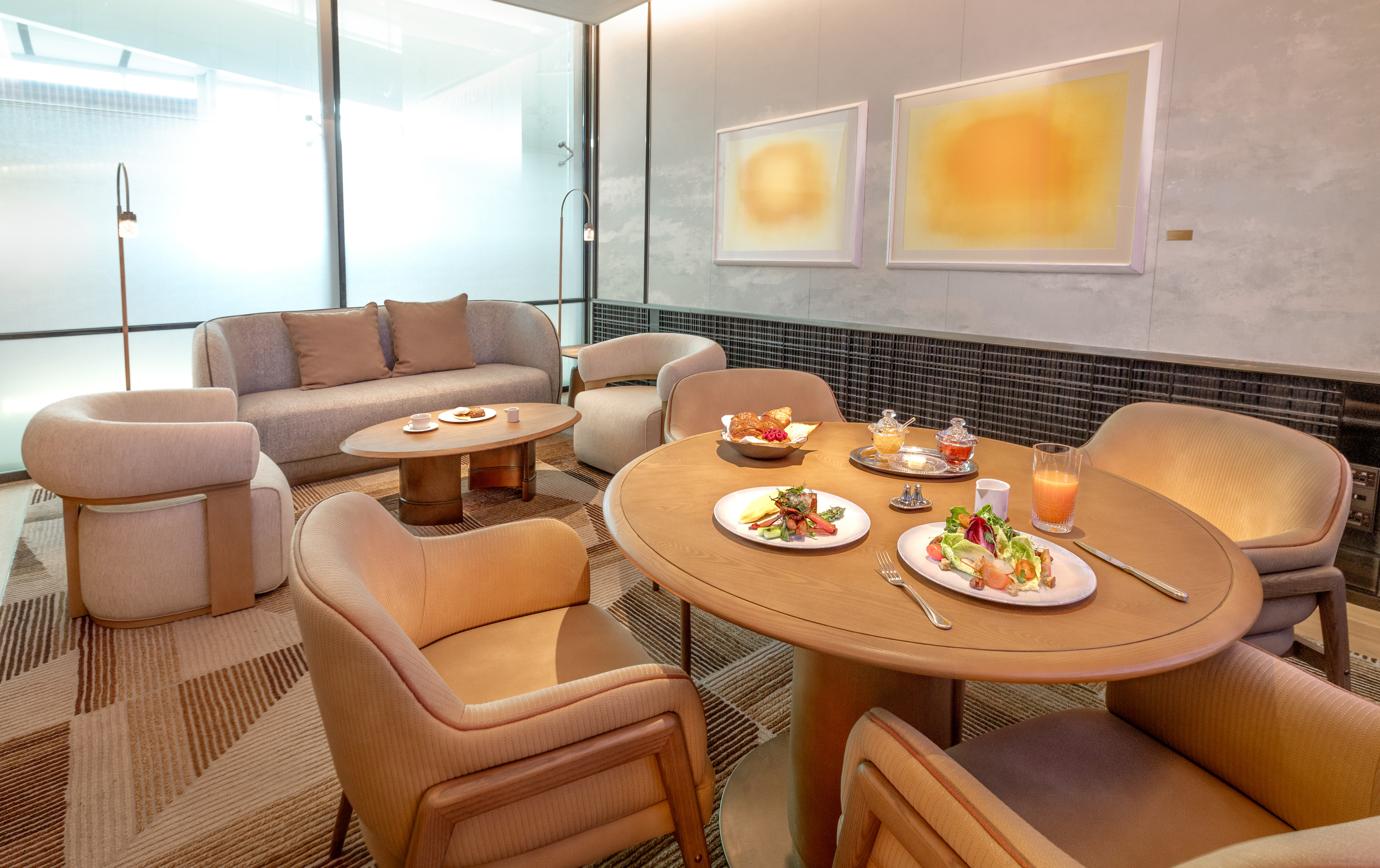 Korean Air First Class Lounge Incheon – private suite dining