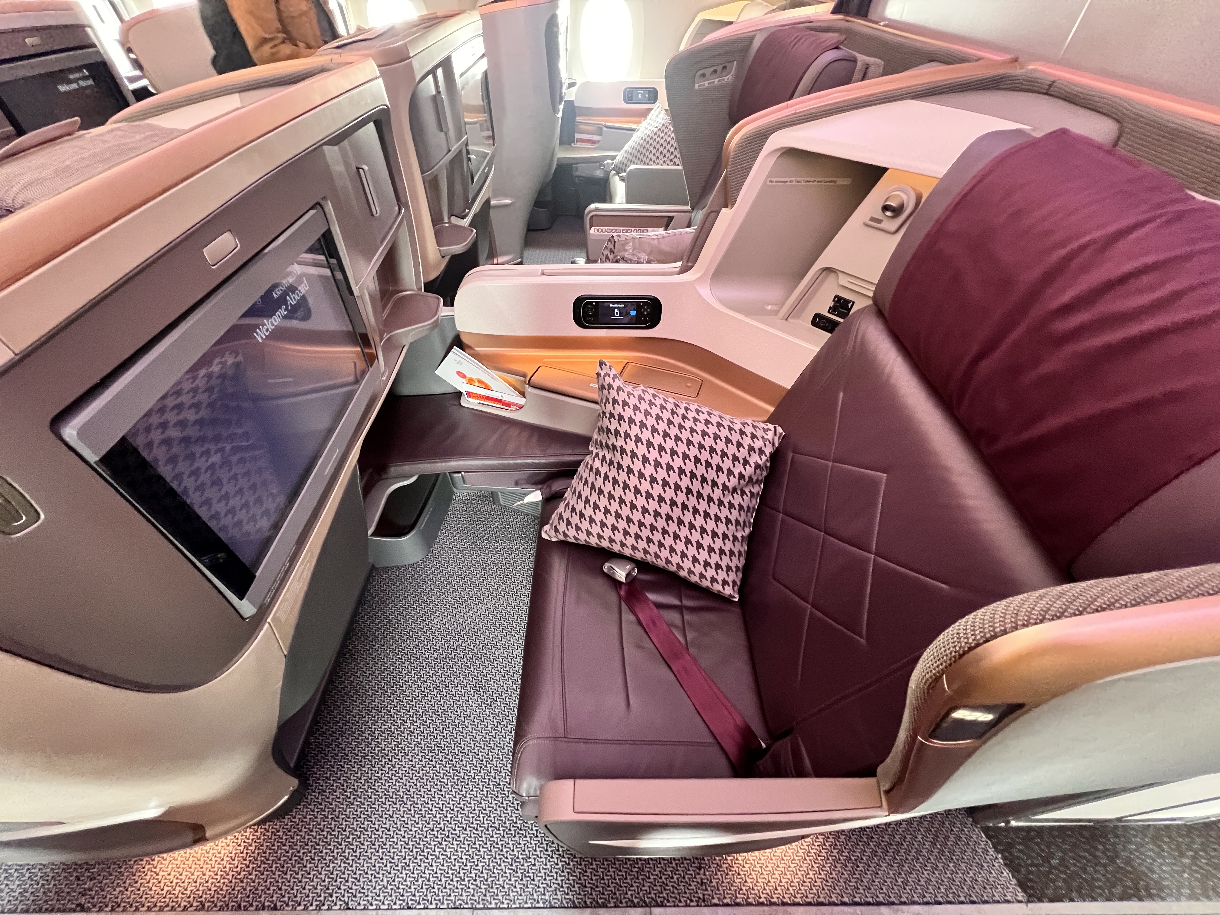 Singapore Airlines A350 business class seat with seatback inflight entertainment screen