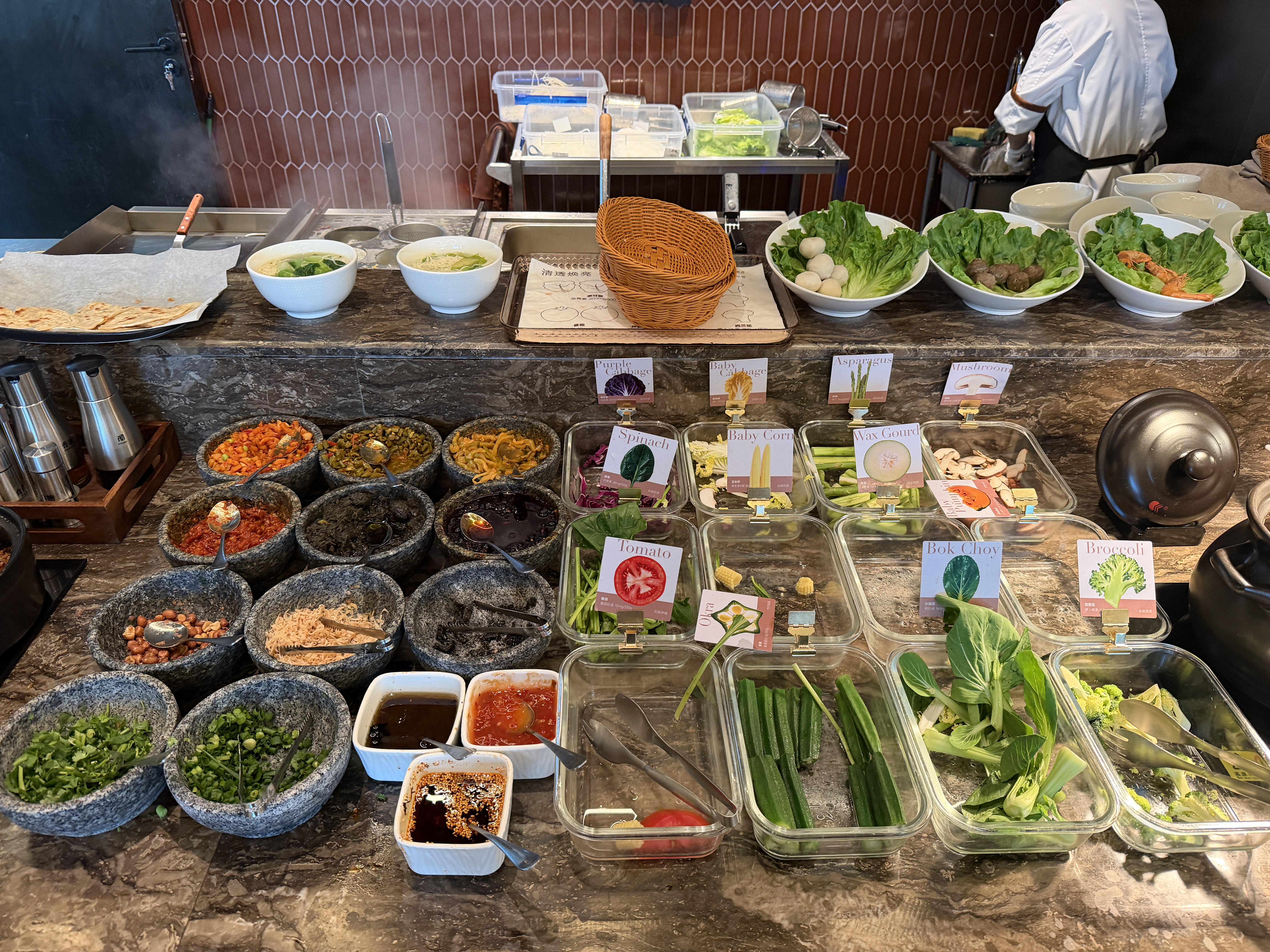 Crystal Orange Shenzhen Bay – Build-your-own breakfast station with sauces and greens