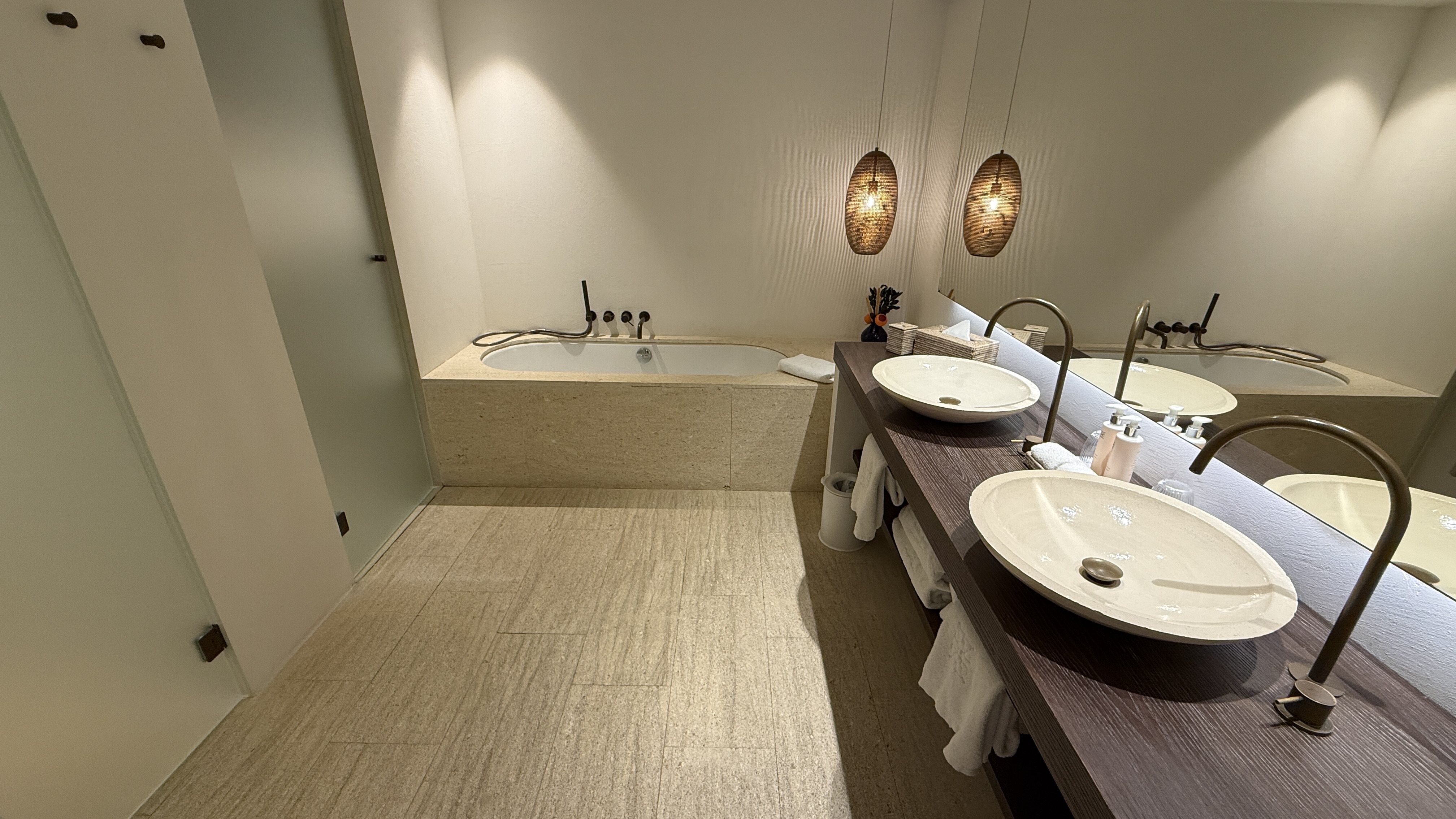 La Zambra Resort - Junior Suite Bathroom