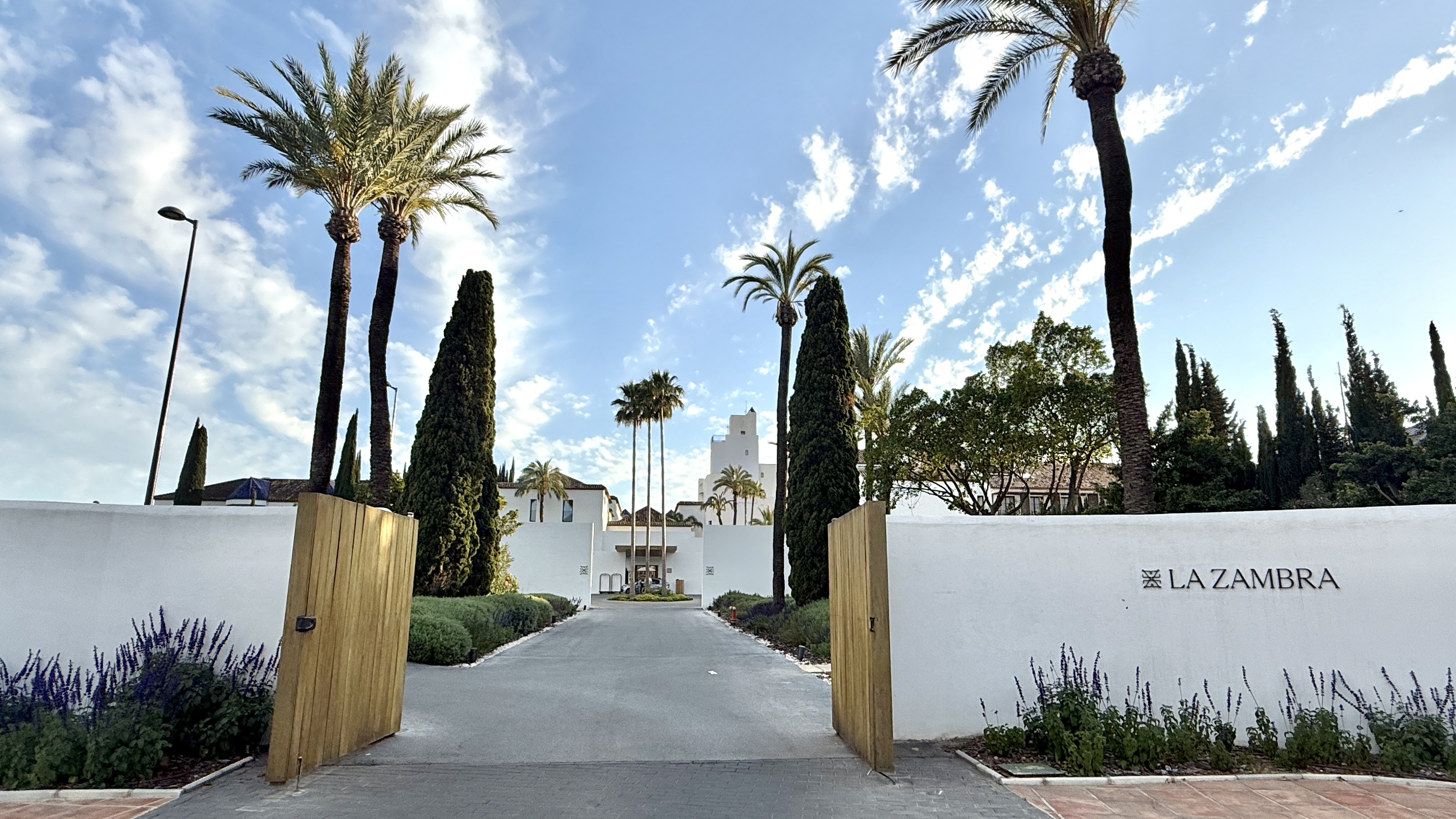 La Zambra Resort - Entrance