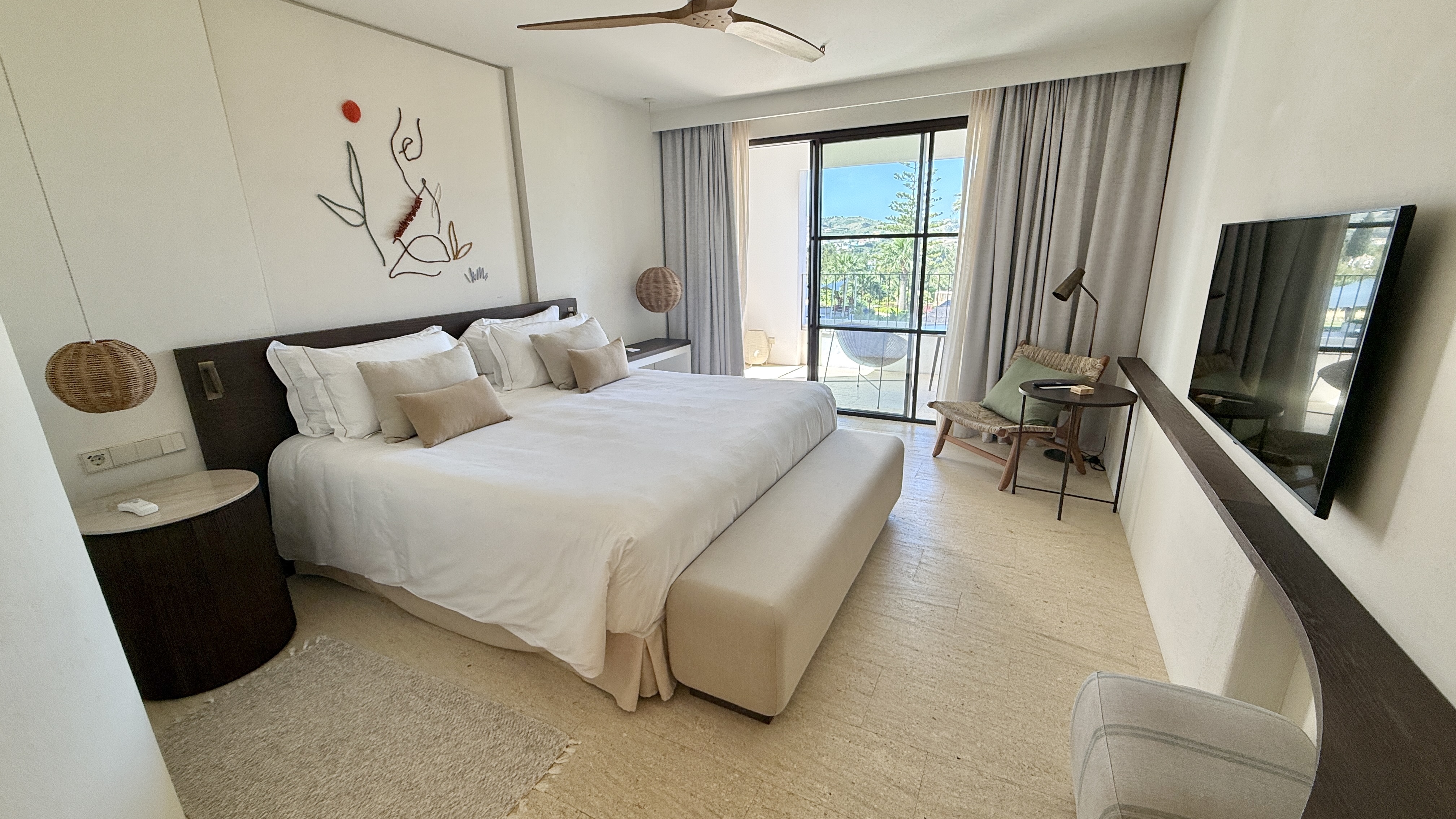 La Zambra Resort - King Bed Deluxe Room