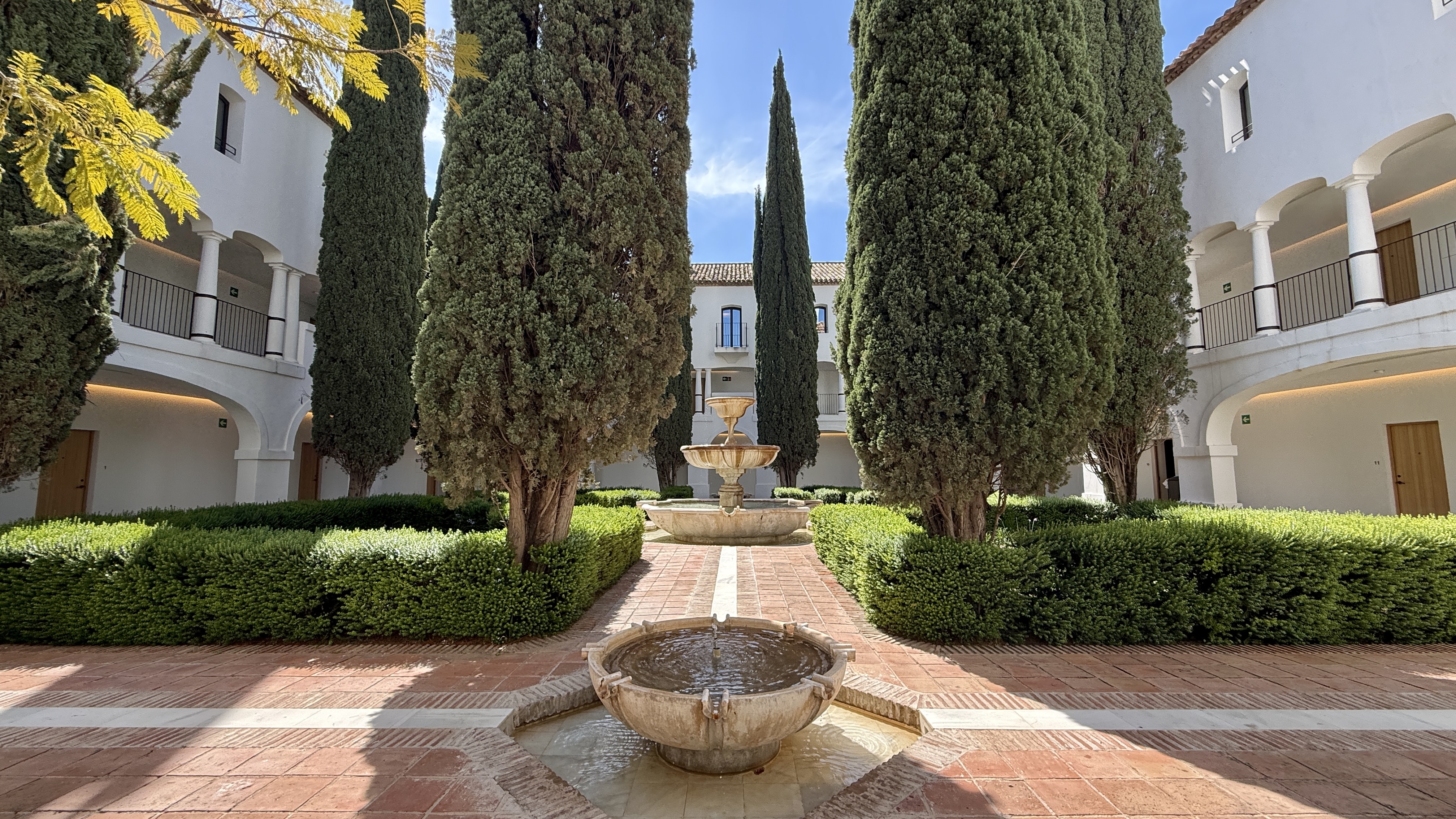 La Zambra Resort - Hotel Grounds