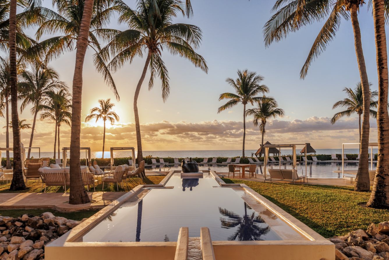 The beachfront pool at Paraiso de la Bonita in the Riviera Maya