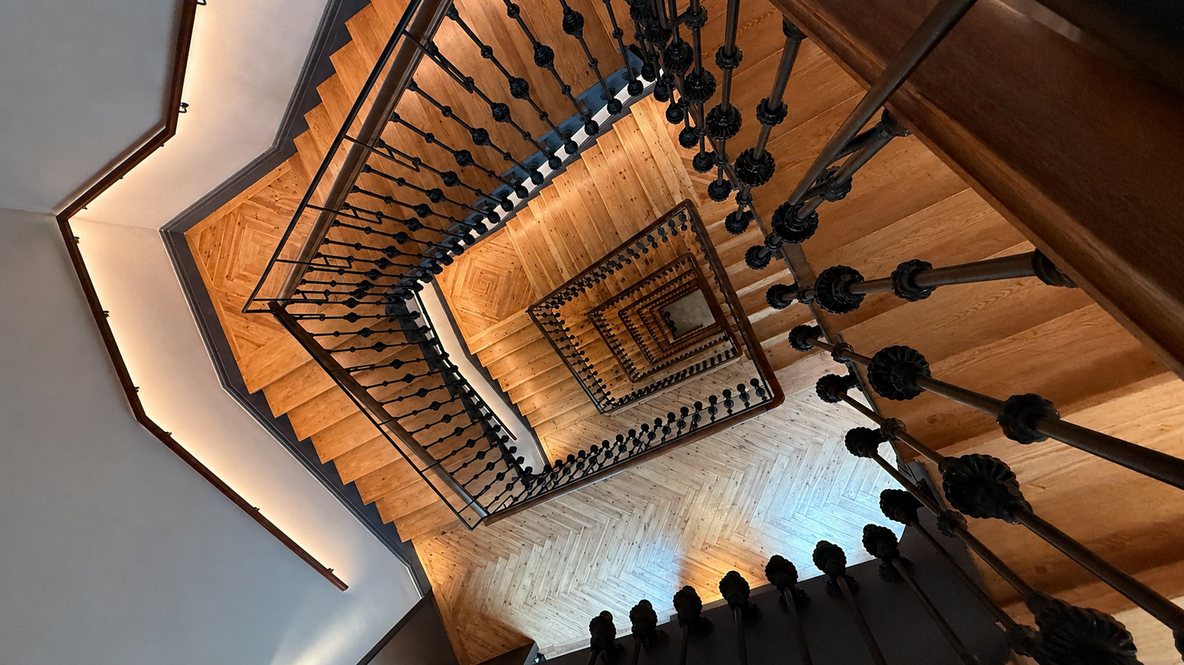 JW Marriott Hotel Madrid - Original Staircase