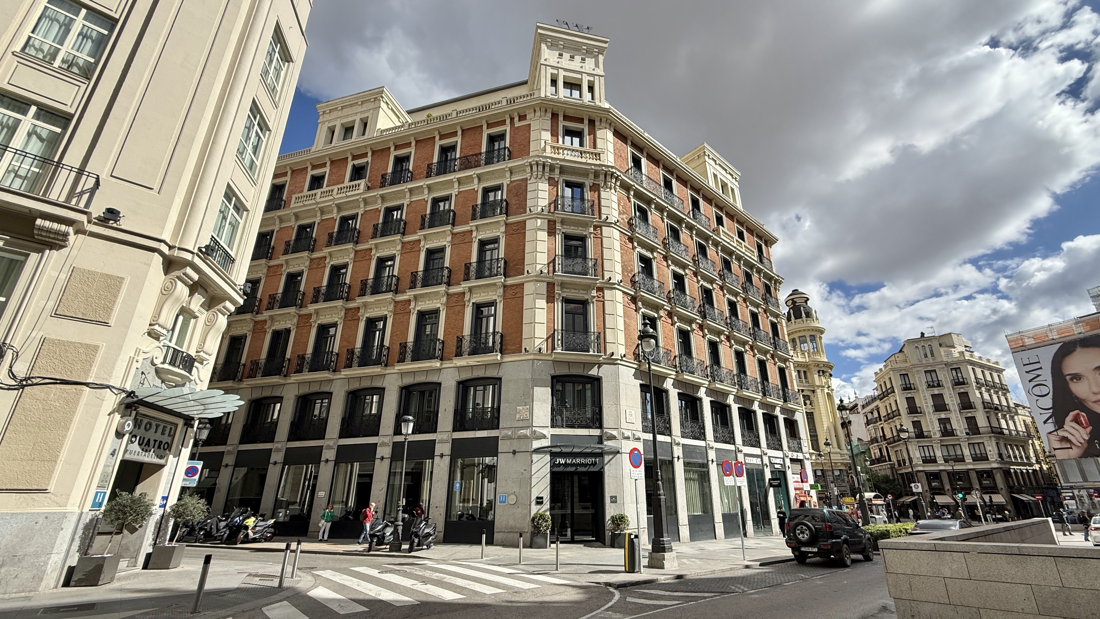 JW Marriott Hotel Madrid - Exterior