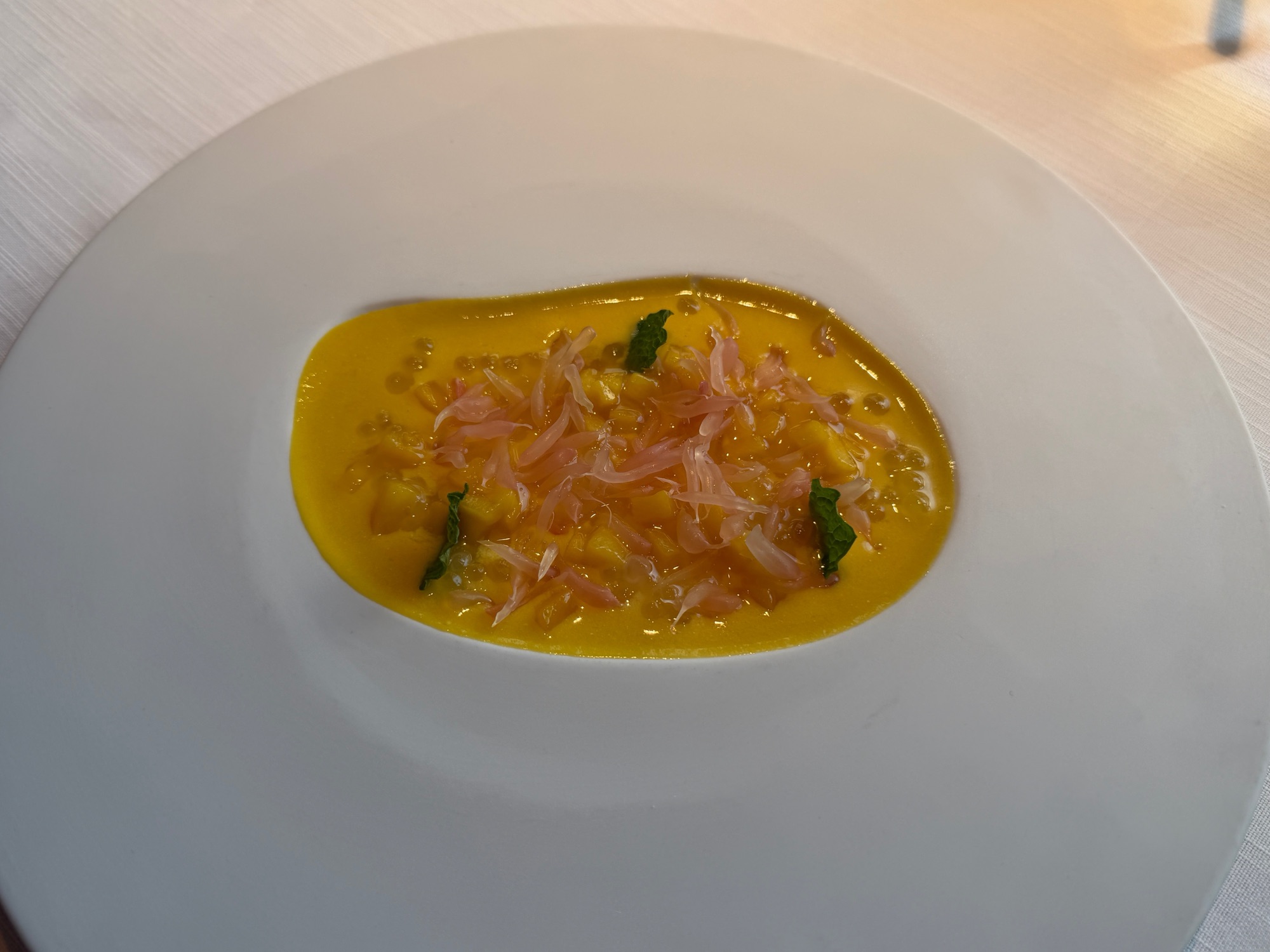 Chilled mango and sago cream with pomelo and mint at Yu Ting Yuan at Four Seasons Hotel Bangkok at Chao Phraya River