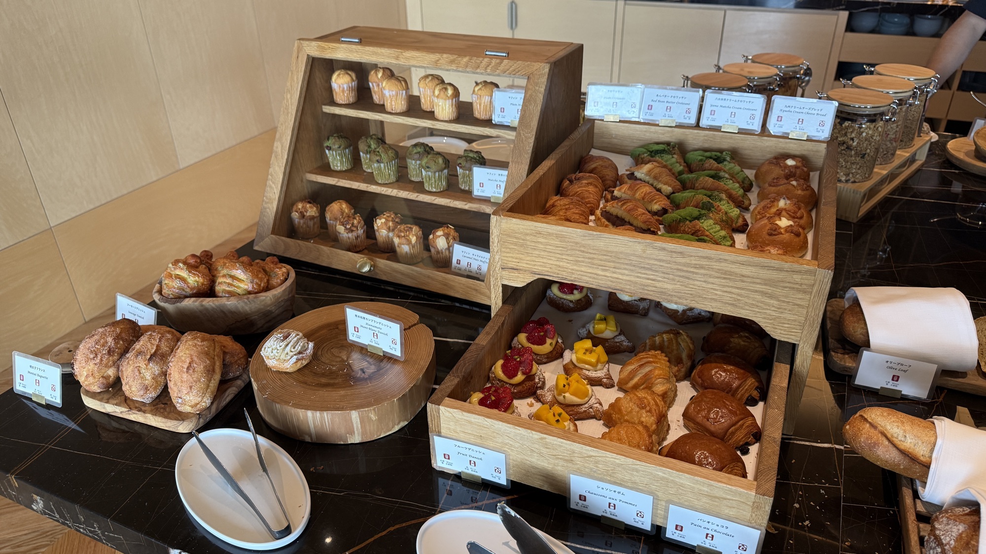Bread and pastry display at Club Lounge breakfast