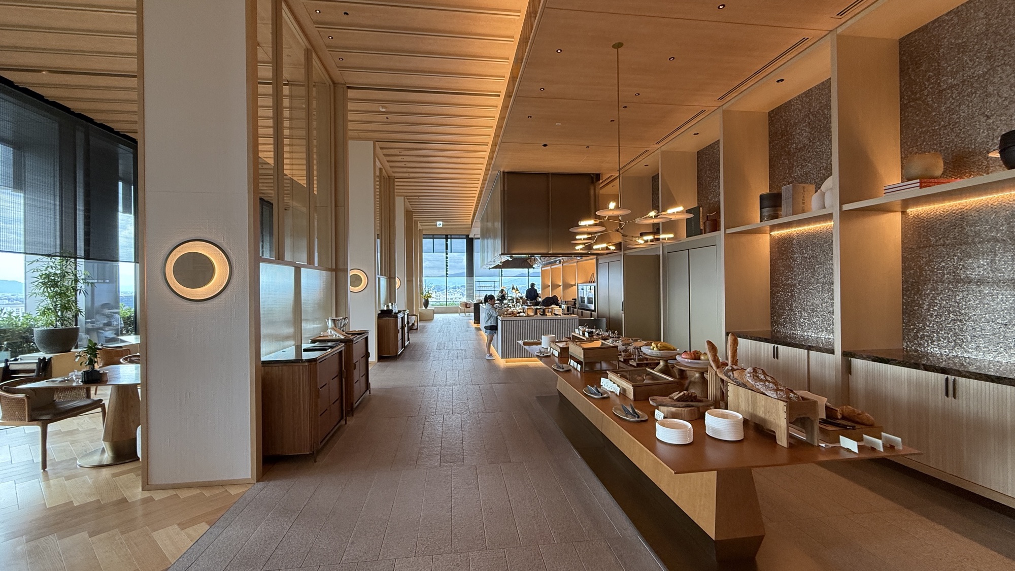 The Viridis dining room with the buffet counter running through it